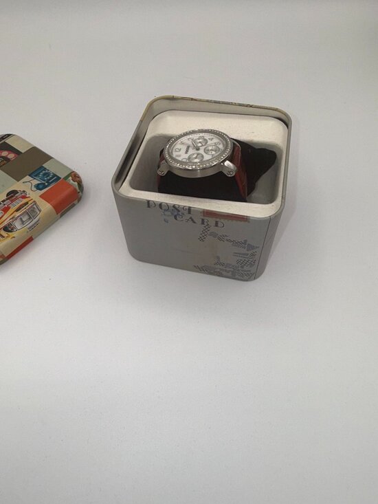 Fossil Women’s Watch Crystal Bezel Mother of Pearl Dial w/ Tin Gift Set main image 6